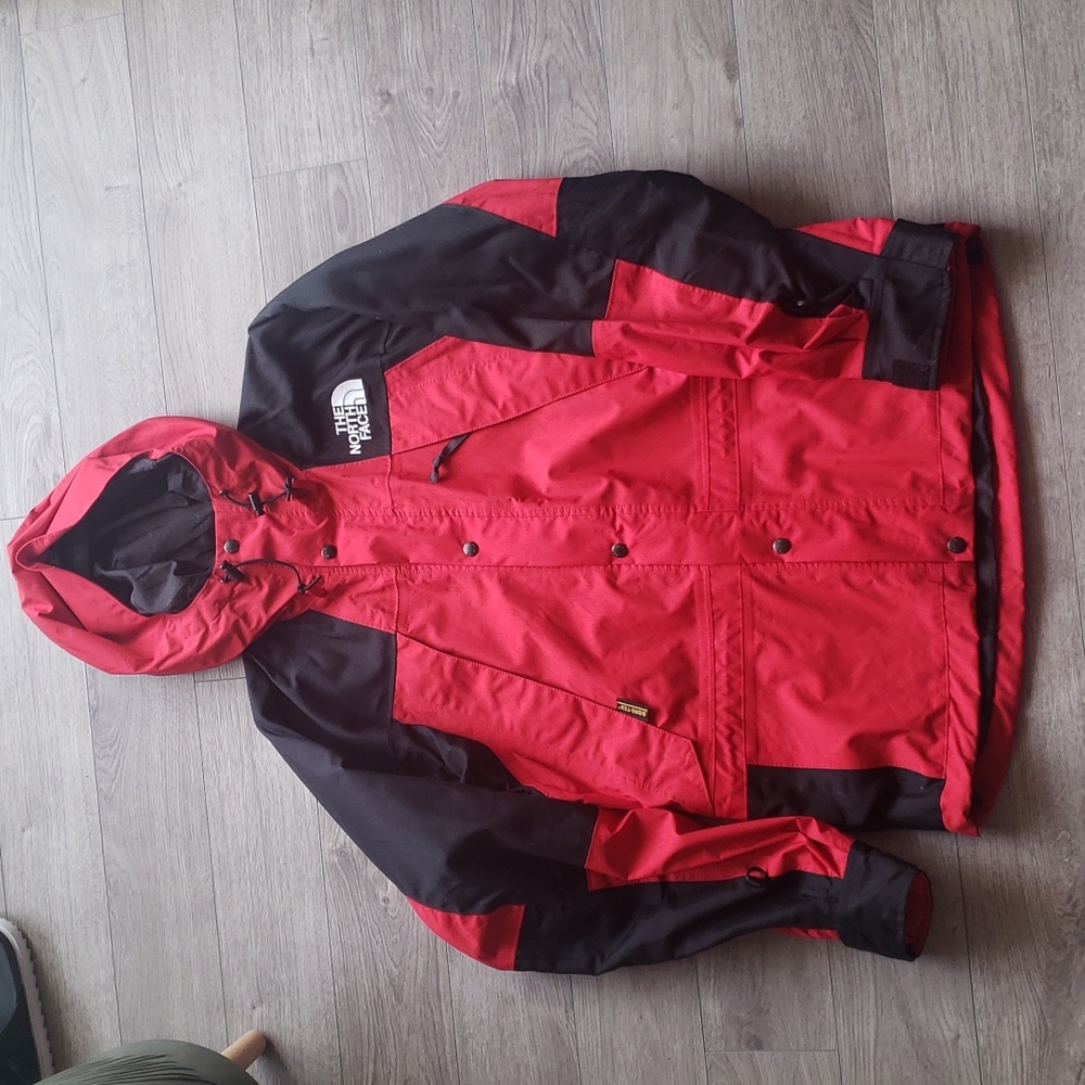 The North Face Euro Mountain Light NWOT